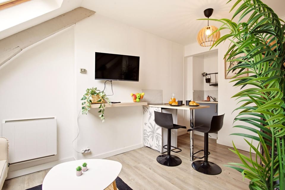 TV and multimedia, Kitchen or kitchenette, Seating area, Dining area