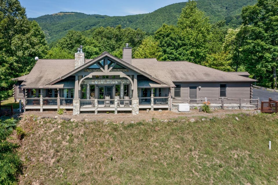 Hot Tub + Fire Pit: Spacious Waynesville Escape! House in Tennessee