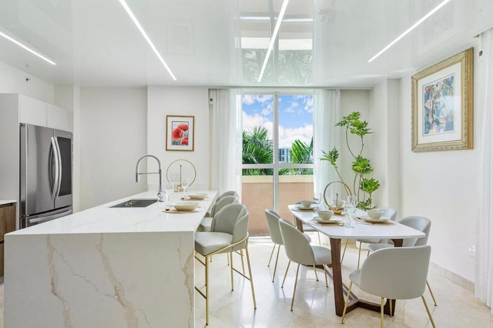Across from the Ocean 3BR New Intro Pricing Sunny Isles Apartment in Sunny Isles Beach