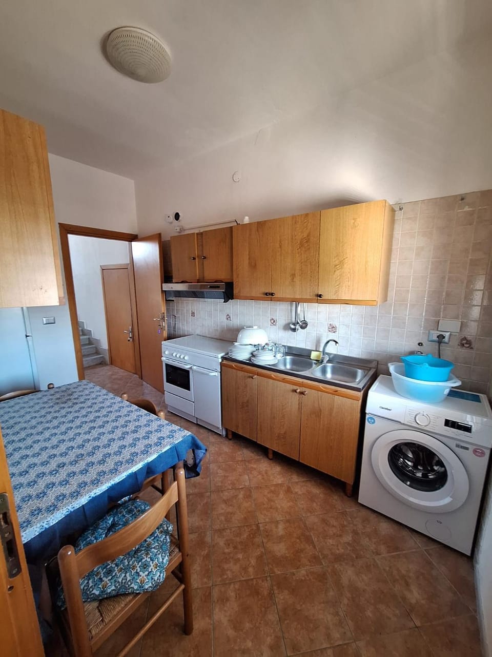Kitchen or kitchenette, oven, stove