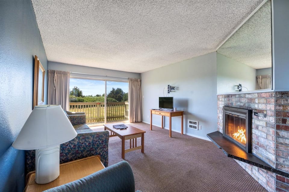 Family Suite for 6 with Kitchen - Pool Hot tub Pet-Friendly House in Ocean Shores