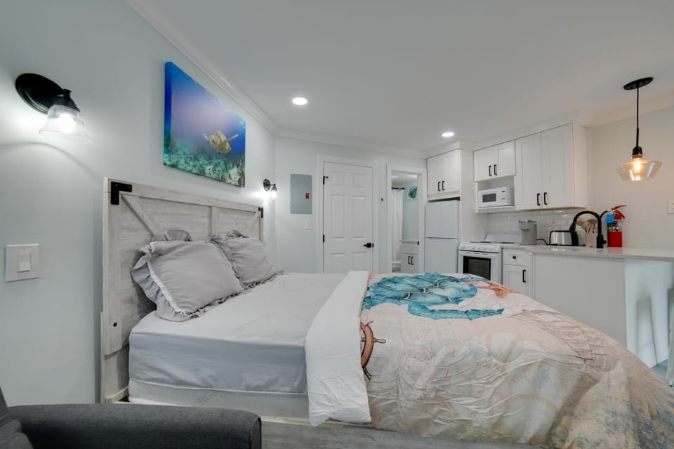 2 Block to Beach & Boardwalk! Wildwood Studio Apartment in Wildwood