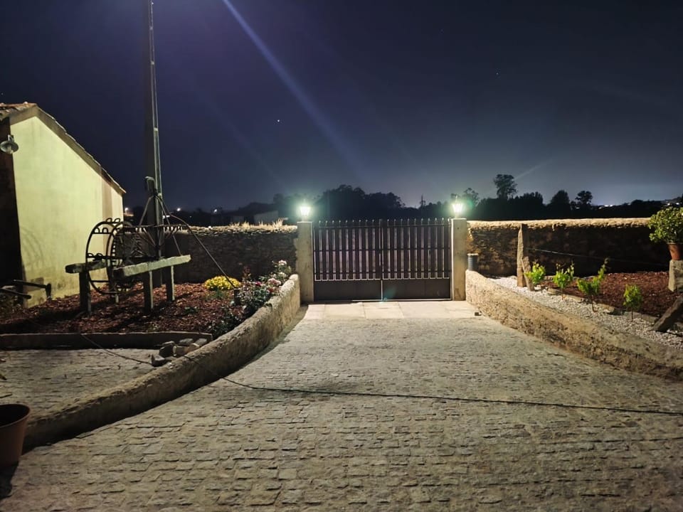 Quinta do Costa de Vilarinho - Casinha do lago Luxury tent in Aveiro District, Portugal