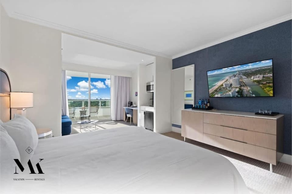 Fontainebleau Spa Access and Amenities with Sunset Views House in Miami Beach