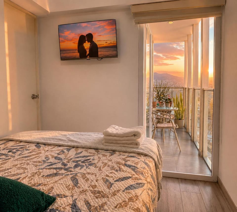 Bed, Natural landscape, TV and multimedia, Balcony/Terrace, Photo of the whole room, Bedroom, internet, towels