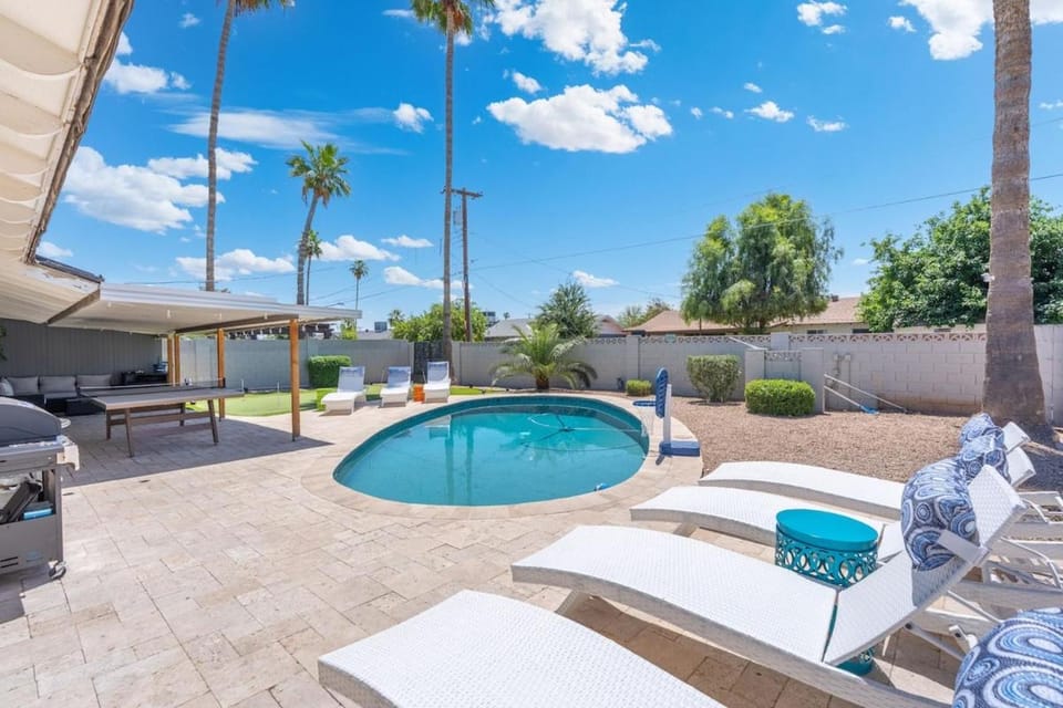Swim Putt Play Minutes from Old Town House in Scottsdale