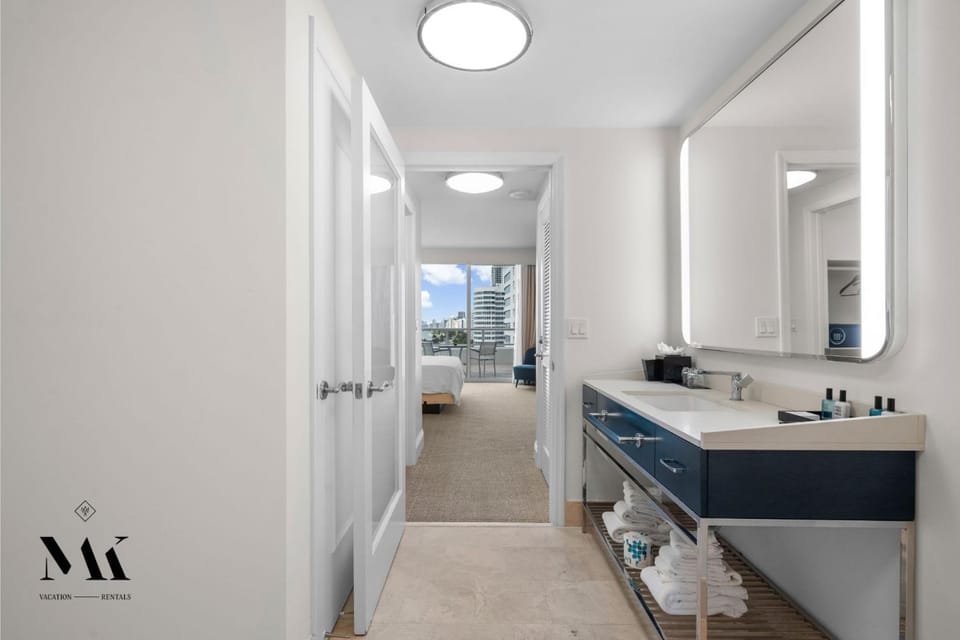 FontaineBleau Ocean View with Balcony & Beach Access Apartment in Miami Beach