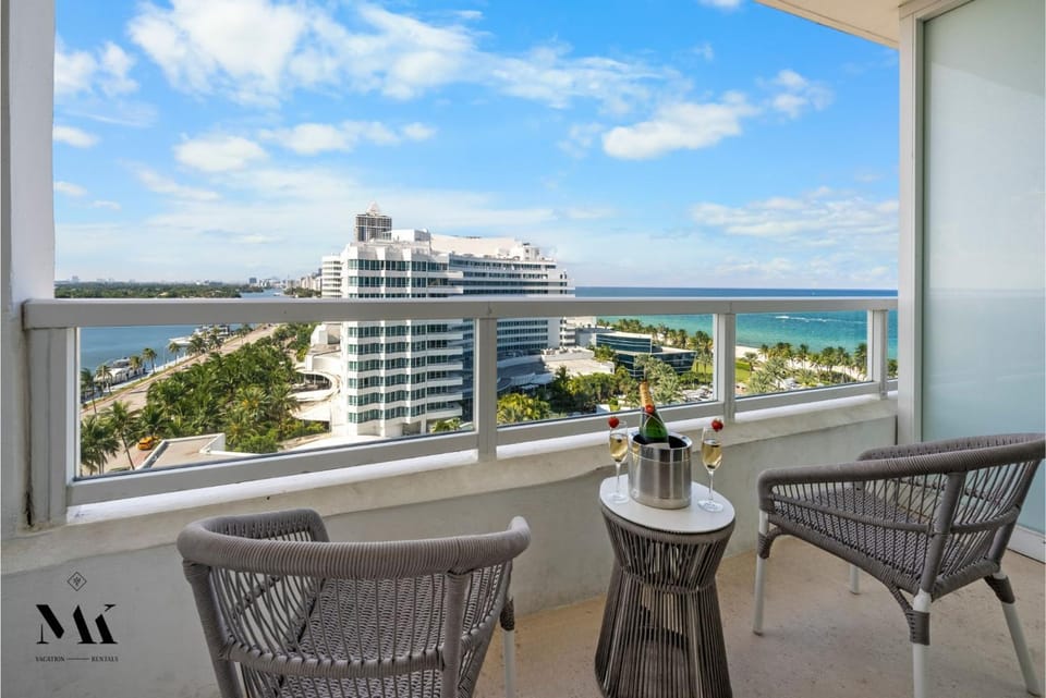 FontaineBleau Ocean & Resort View with Balcony Apartment in Miami Beach