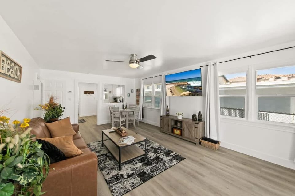 300 ft From Beach - Whole Compound 2 Units House in Carlsbad
