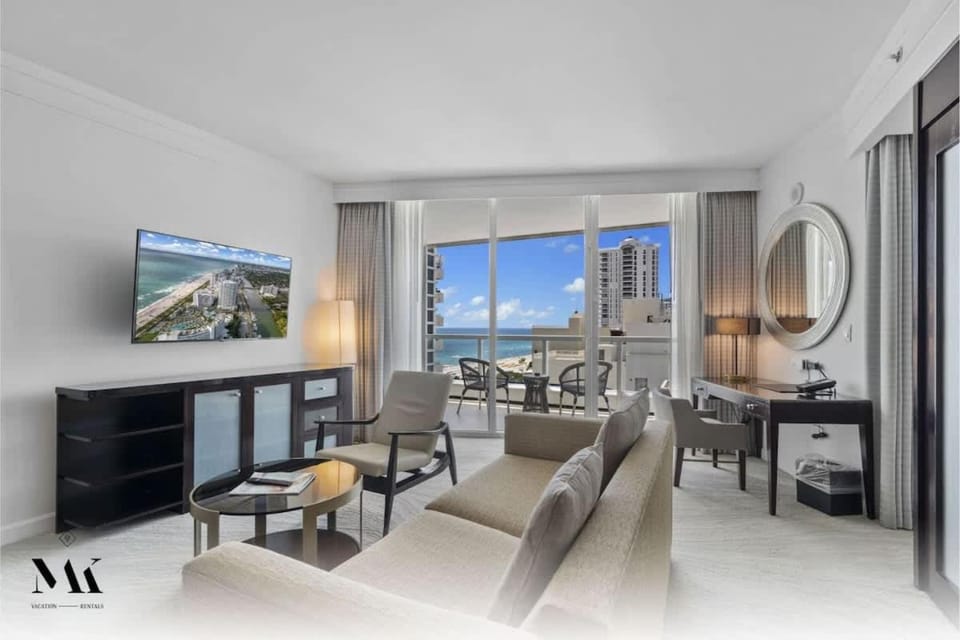 Fontainebleau 2Dbl Queen Bed City plus Ocean View House in Miami Beach