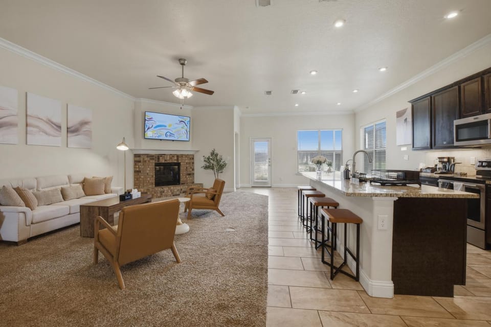 TV and multimedia, Kitchen or kitchenette, Living room, fireplace
