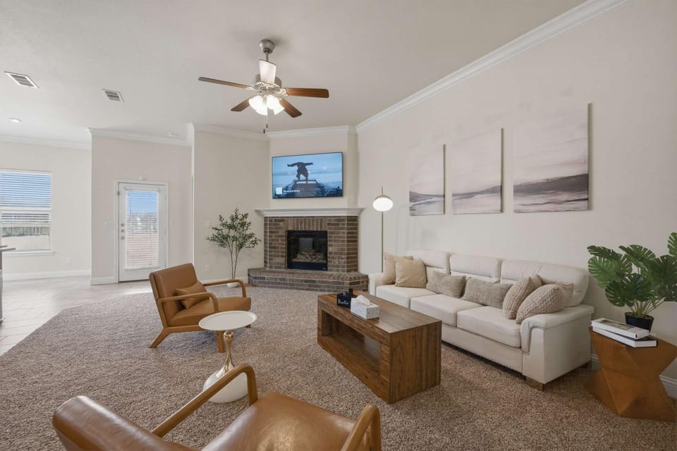 Communal lounge/ TV room, TV and multimedia, Living room, Seating area, Evening entertainment, fireplace
