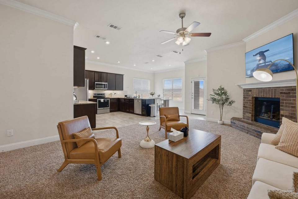 Communal lounge/ TV room, TV and multimedia, Living room, Seating area, Evening entertainment, fireplace