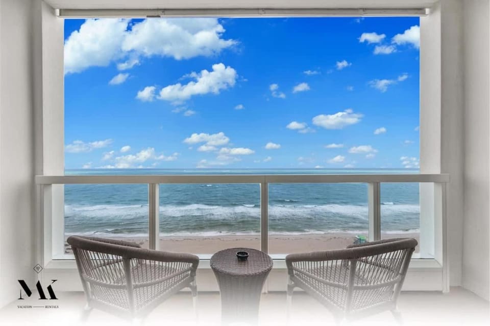 Fontainebleau 1BR Beachfront with Balcony House in Miami Beach