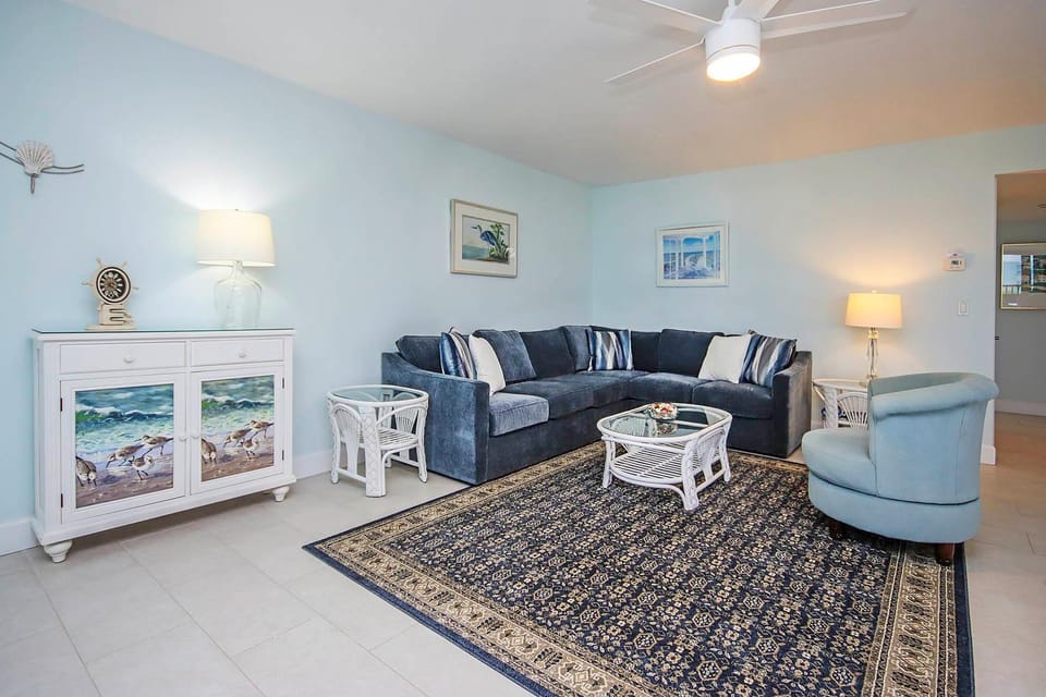 Sanibel Arms West D8 House in Sanibel Island