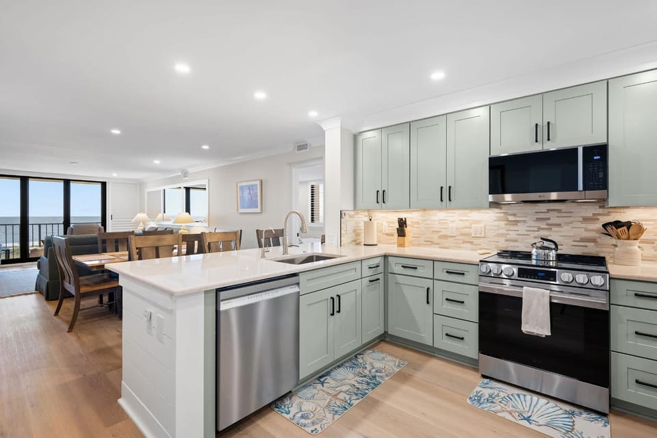 Luxury Direct Oceanfront 3BR Panoramic Ocean Views Villa in Hilton Head Island