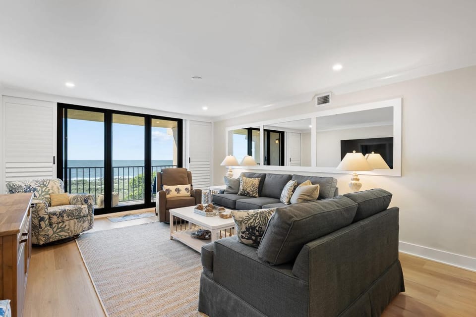 Luxury Direct Oceanfront 3BR Panoramic Ocean Views Villa in Hilton Head Island
