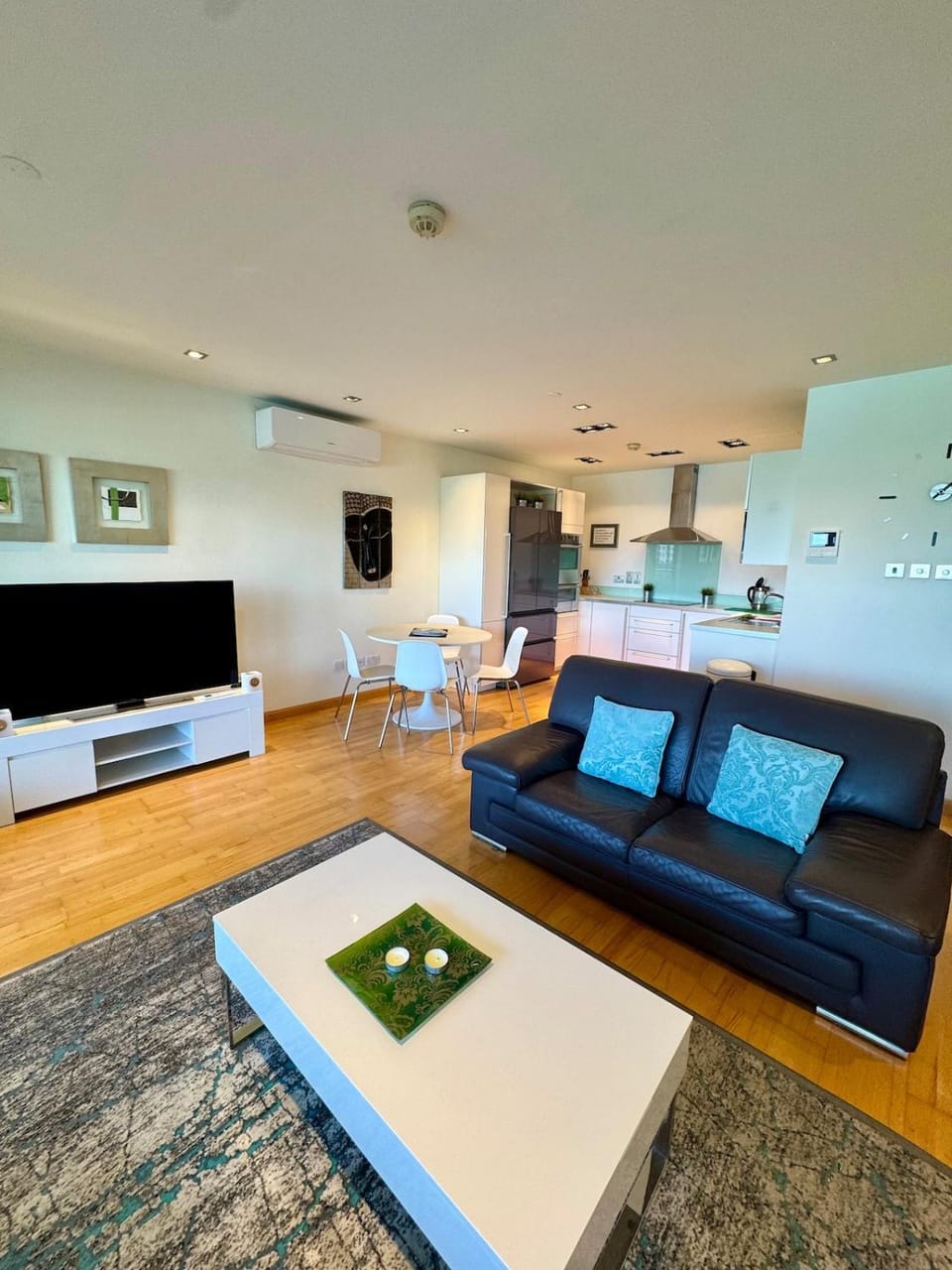 Lovely Ocean Village Apartment with Terrace Apartment in Gibraltar