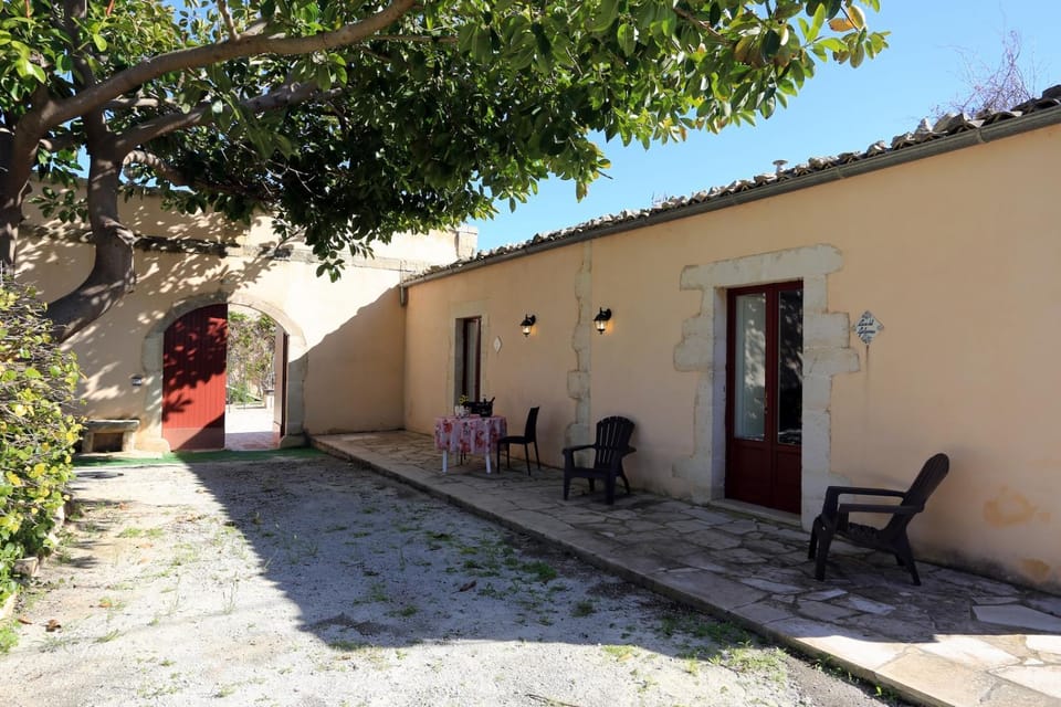 Facade/entrance, Garden