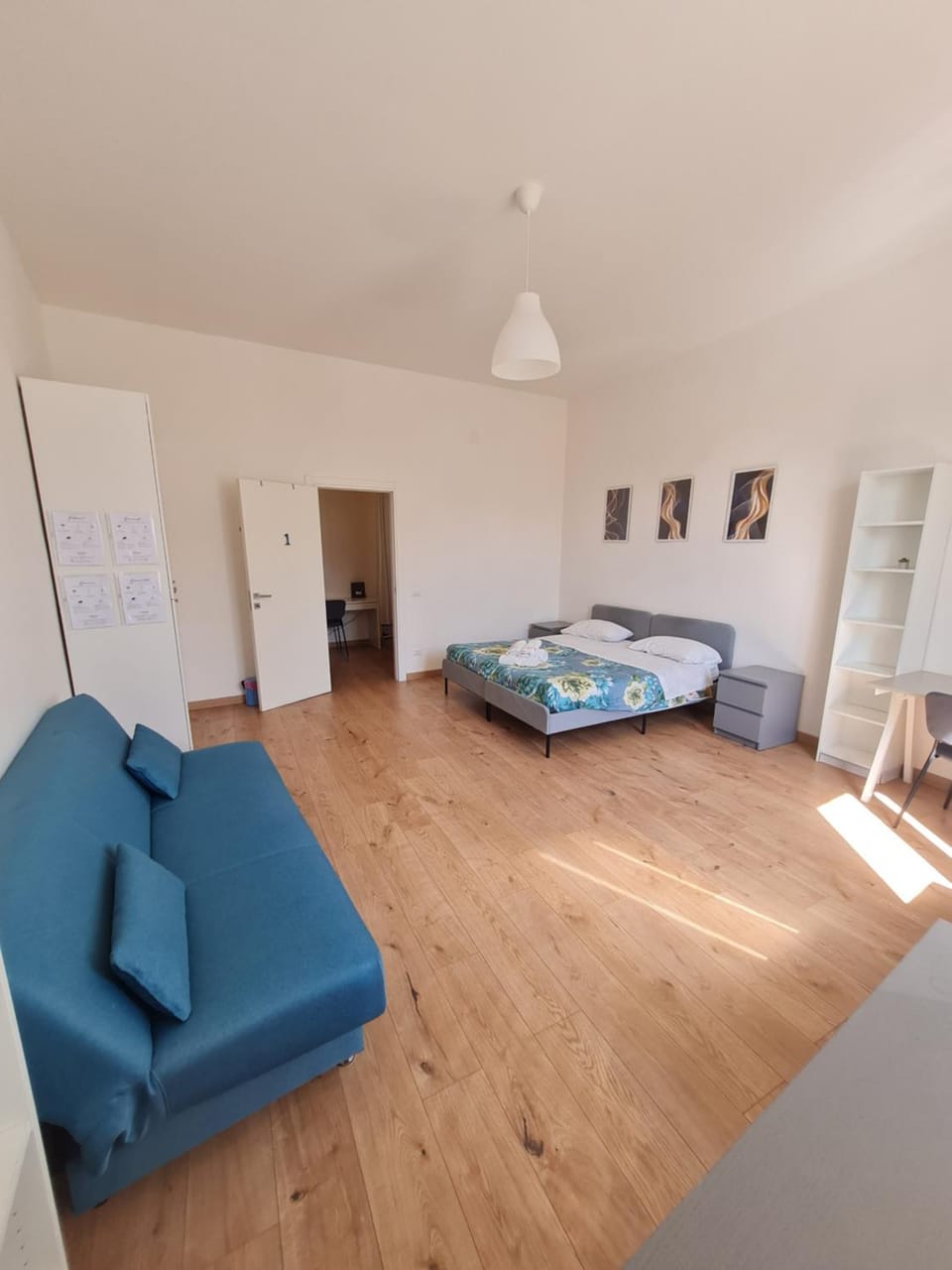 Photo of the whole room