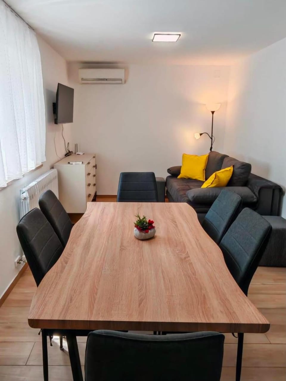 Living room, Dining area