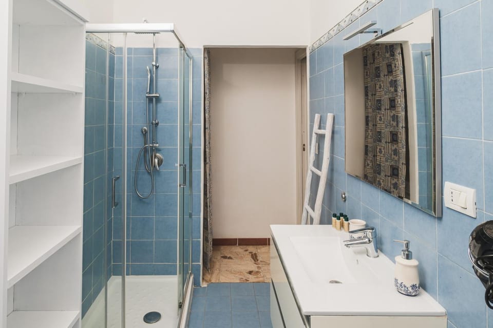 Shower, Bathroom