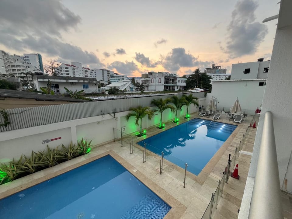 Apartamento en Edificio Sea View con Piscina Frente al mar y cerca a la playa Apartment in San Andres