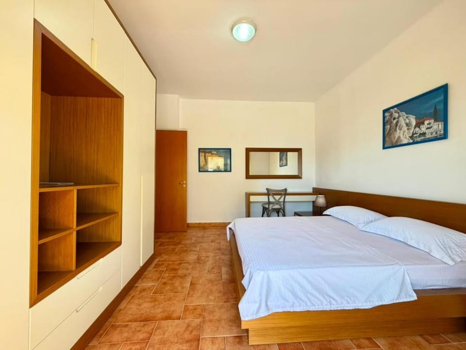 Panoramic Sea View, Free Private Parking! 6Guest Apartment in Vlorë