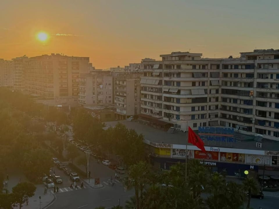 Panoramic Sea View, Free Private Parking! 6Guest Apartment in Vlorë