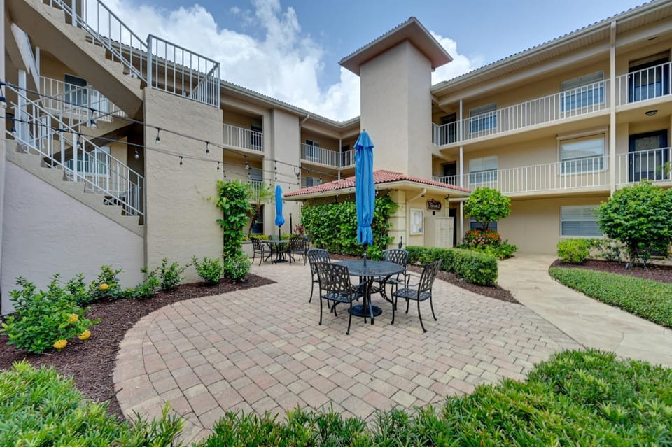 Golf On-Site! Extended Stay 4 Mi to Dtwn Naples House in East Naples