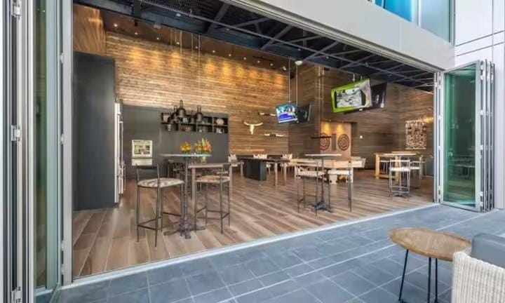 Victory Park Skyline Suite Fast Wifi Apartment in Dallas
