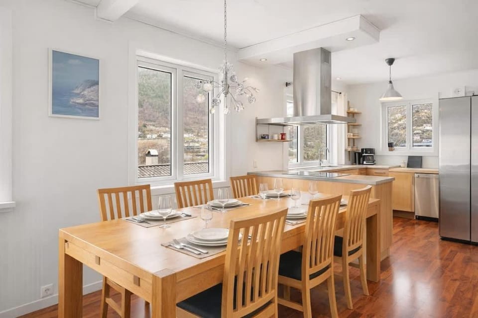 Great Views of Fjord & Mountains Balcony Central Apartment in Vestland