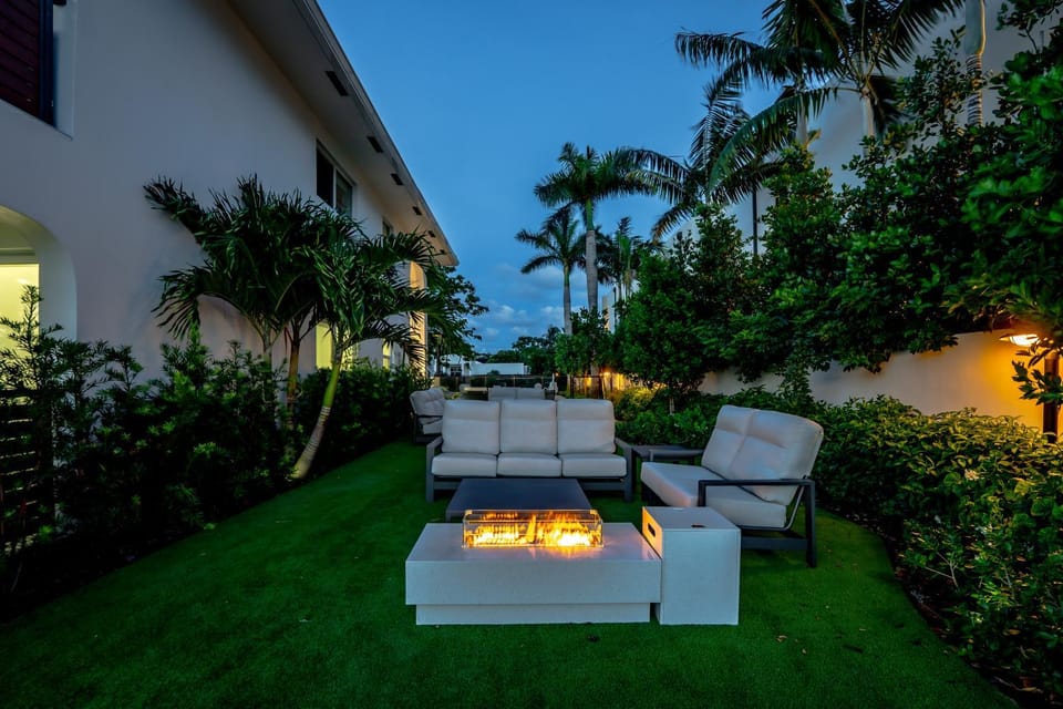 Property building, Patio, Night, Garden, Seating area, sunbed