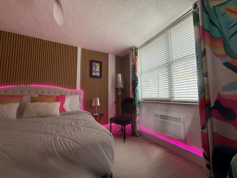South Beach Funky Love Shack, Free Parking Apartment in Miami Beach