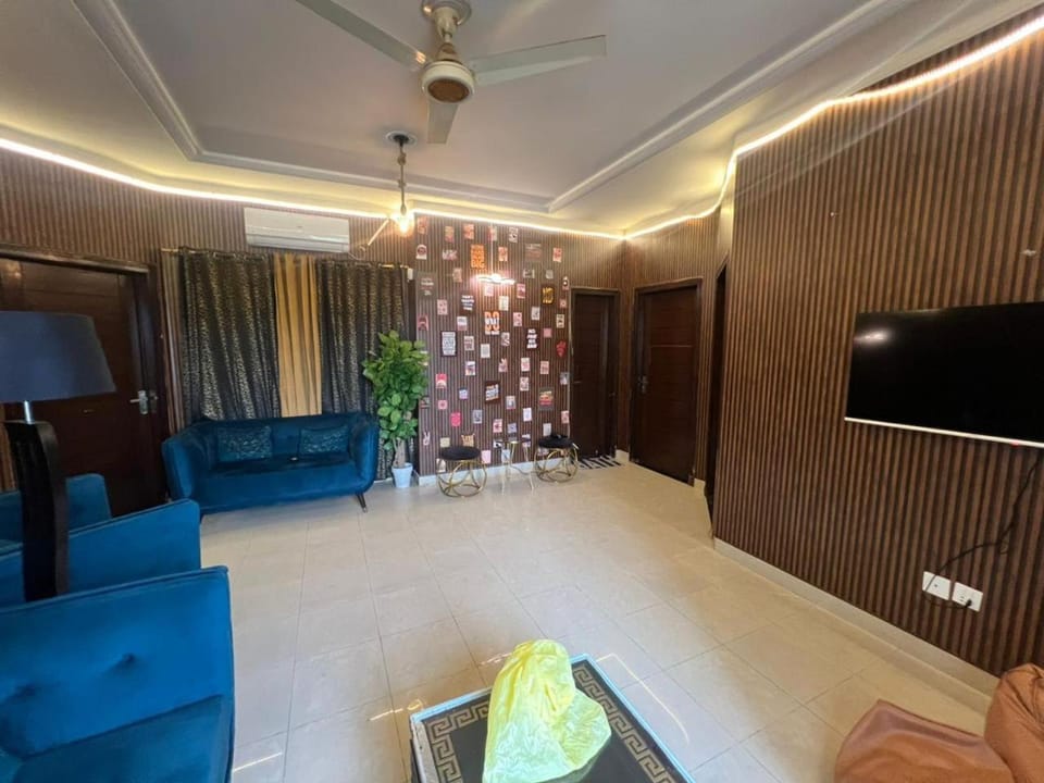1,2,3,4 Retreat modern furnished house apartments-Dominion Accommodation Apartment in Lahore