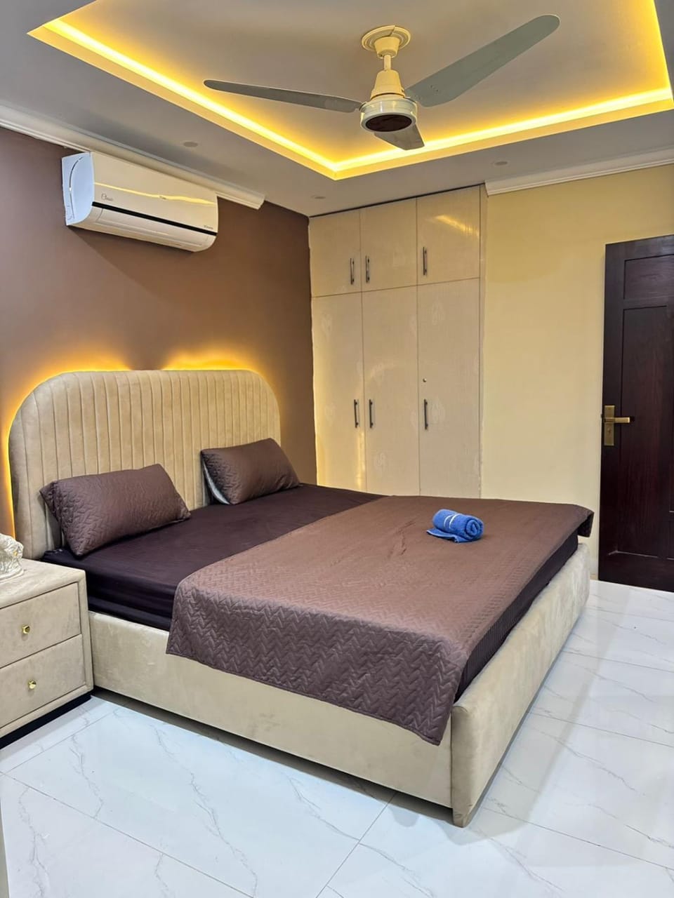1,2,3,4 Retreat modern furnished house apartments-Dominion Accommodation Apartment in Lahore