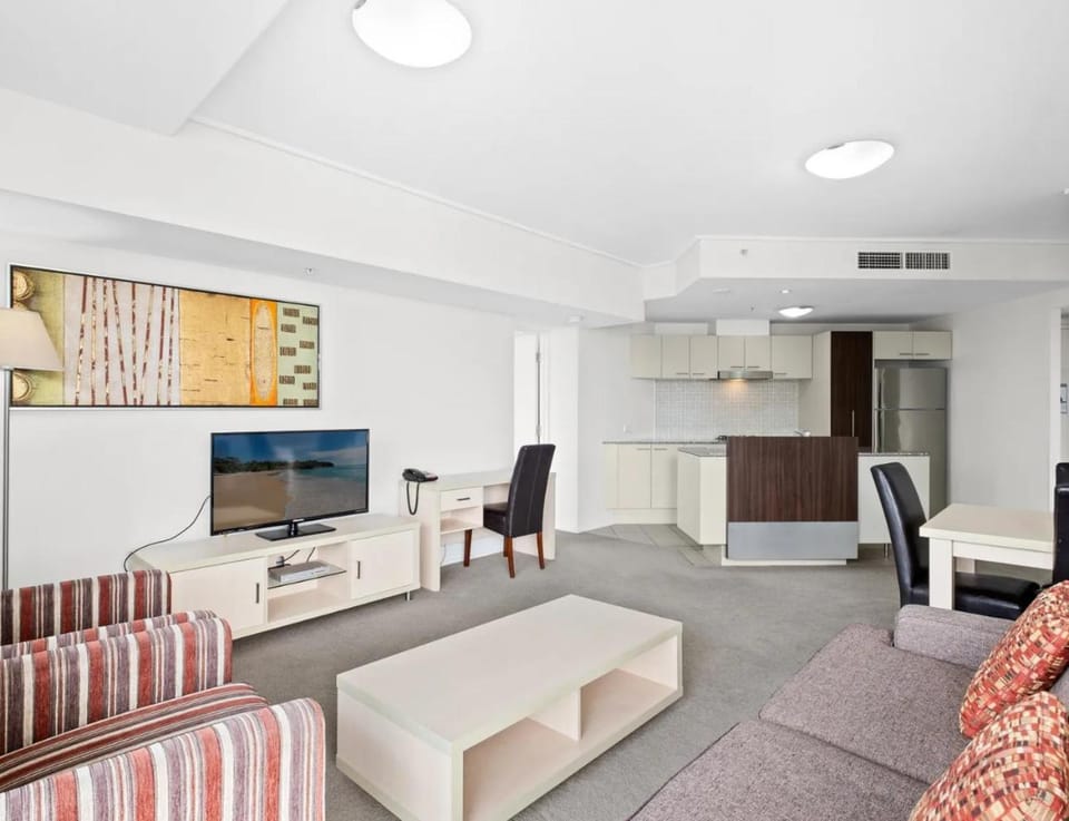 Kitchen or kitchenette, Living room, Seating area