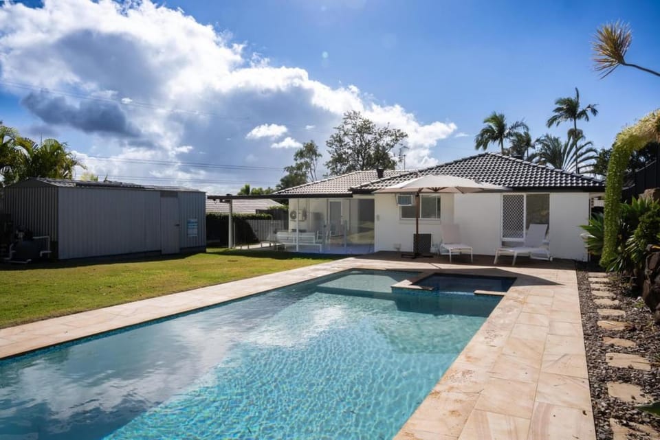 4BR Luxury Retreat House in Nerang