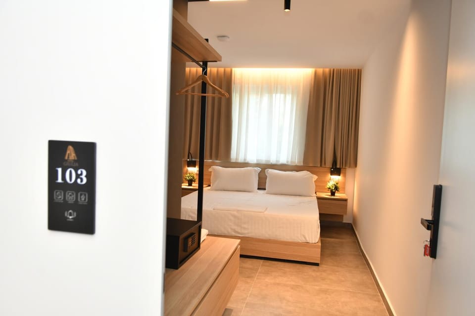 Bed, Photo of the whole room, Bedroom