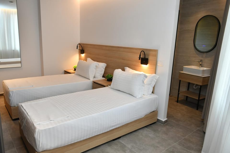 Bed, Living room, Photo of the whole room, Seating area, Bedroom