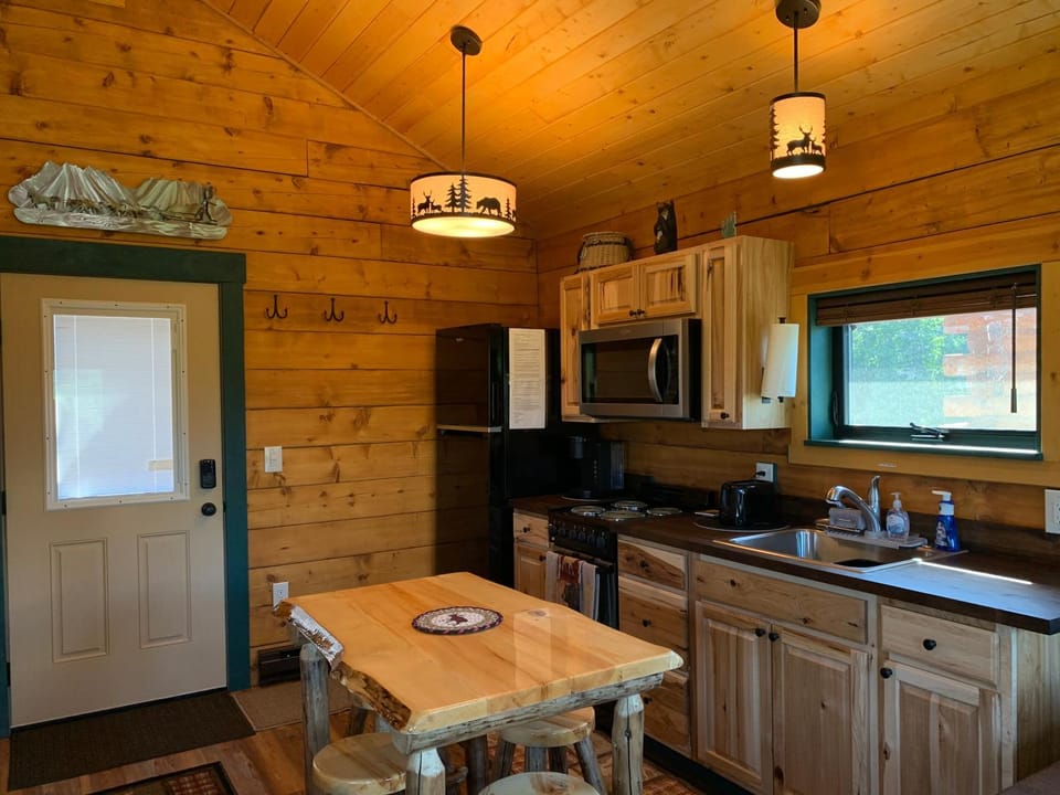 Chinook Cabin-Great Views & Fishing Cabin in Seward