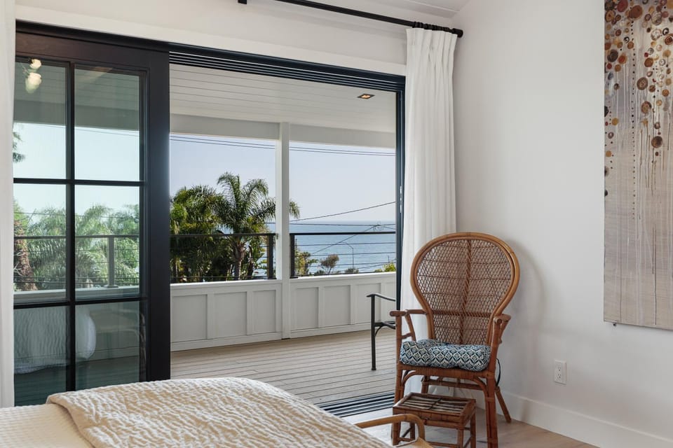 Luxury Wellness Home | 3BR + Jacuzzi House in Summerland