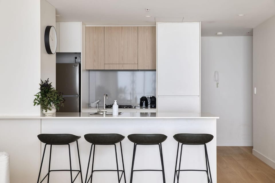 Kitchen or kitchenette, Dining area, stove