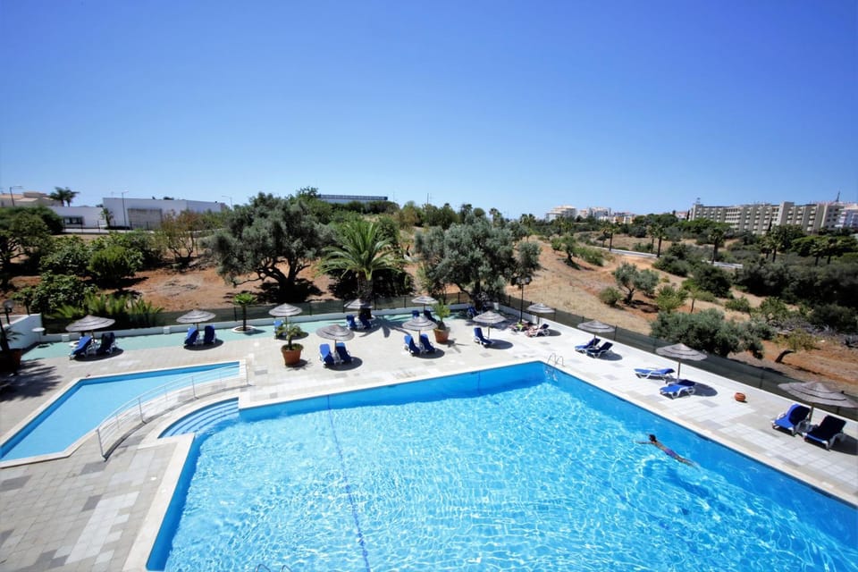 Premium Sea View Flat - 3 Pools, Jacuzzi & Hotel Bar Apartment in Albufeira