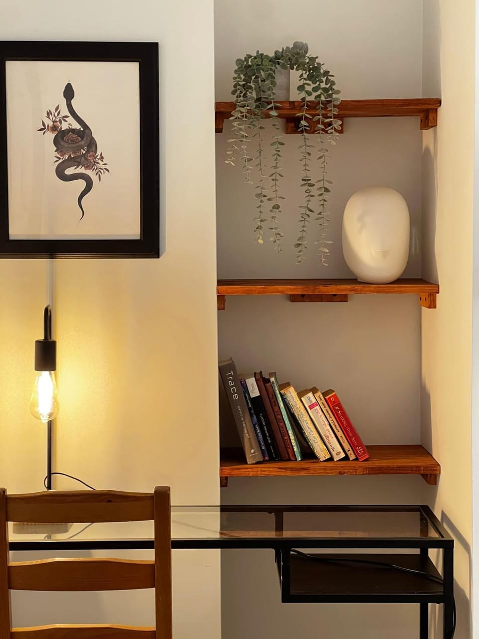 The Gallery, A Vibrant Downtown Art-Inspired Retreat for Groups, Unit 201 Apartment in Dartmouth