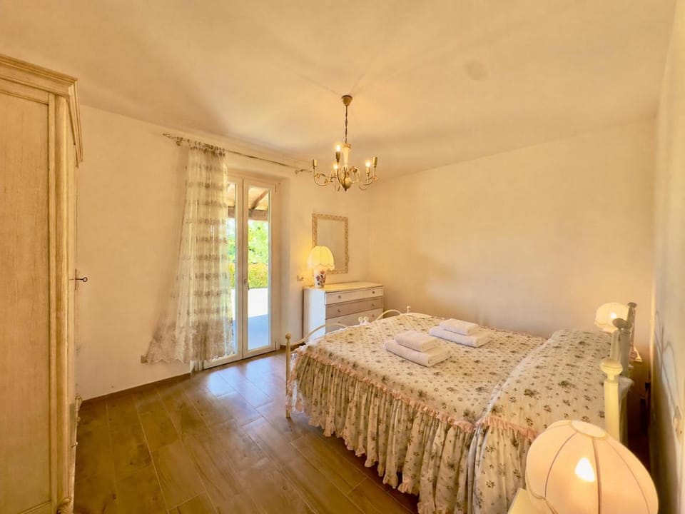 Bedroom, wardrobe