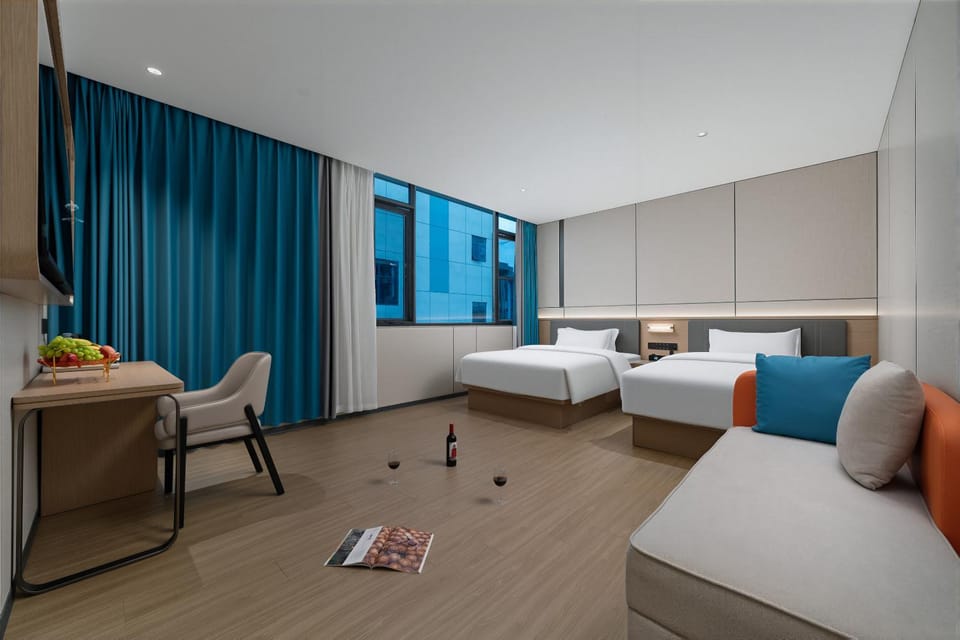 Bed, Photo of the whole room