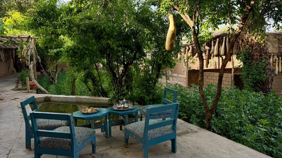 Garden, Seating area, Dining area, Garden view
