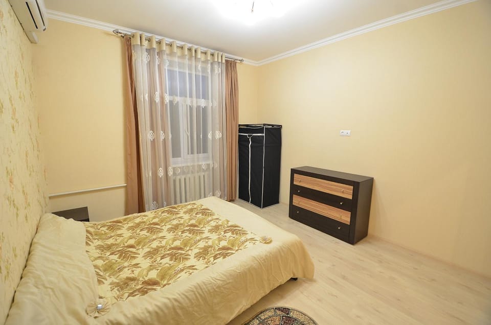 Photo of the whole room, Seating area, Bedroom