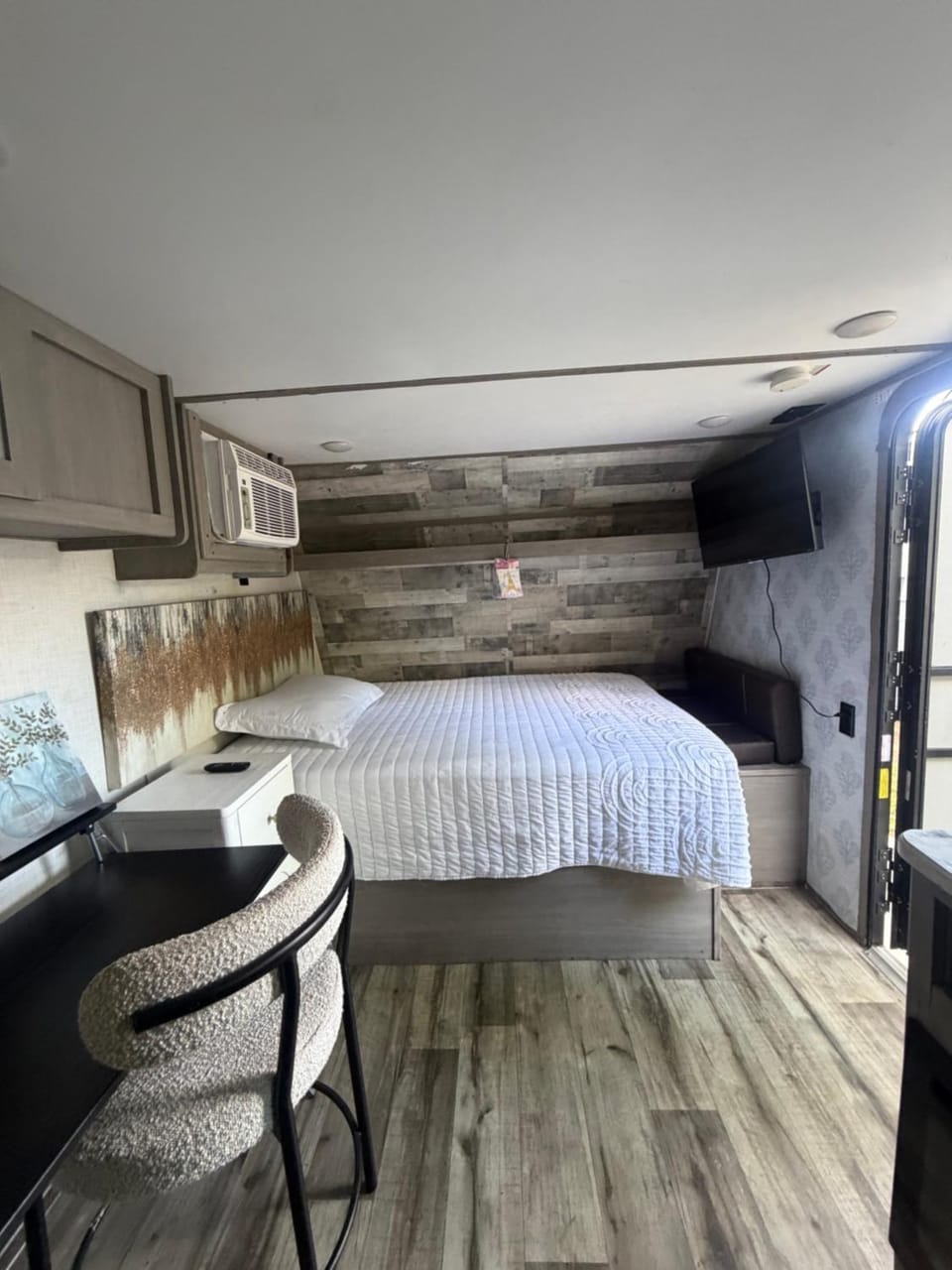 Laura beach house Apartment in Hallandale Beach